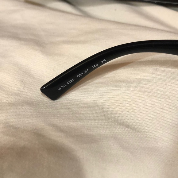 DESIGNER!!! Versace sunglasses - Picture 5 of 6